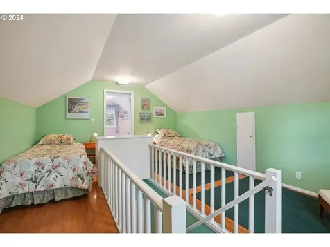 1031 SE 56th Avenue Portland OR 97215