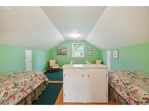 1031 SE 56th Avenue Portland OR 97215