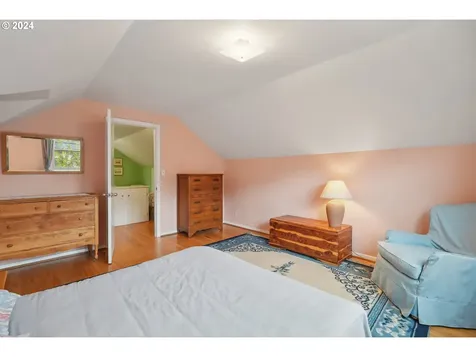 1031 SE 56th Avenue Portland OR 97215
