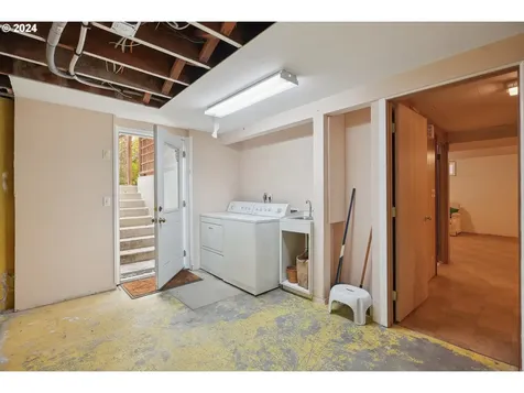 1031 SE 56th Avenue Portland OR 97215