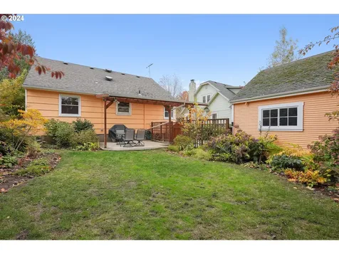 1031 SE 56th Avenue Portland OR 97215
