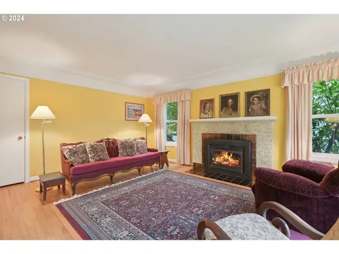 1031 SE 56th Avenue Portland OR 97215
