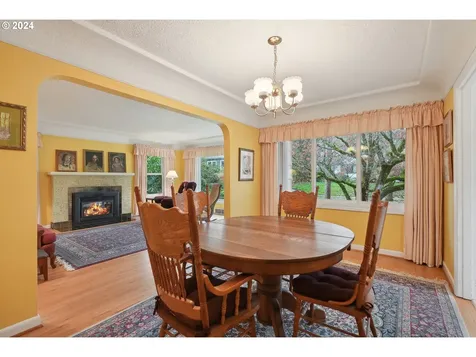 1031 SE 56th Avenue Portland OR 97215