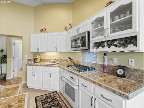 18814 S End Road Oregon City OR 97045