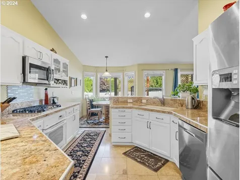 18814 S End Road Oregon City OR 97045