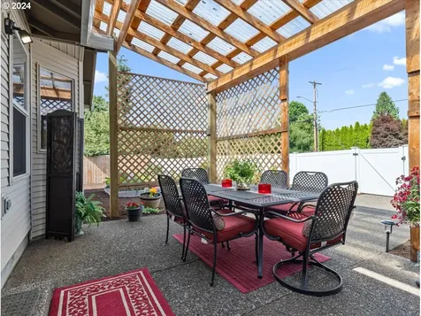 18814 S End Road Oregon City OR 97045
