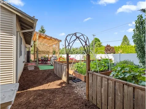 18814 S End Road Oregon City OR 97045
