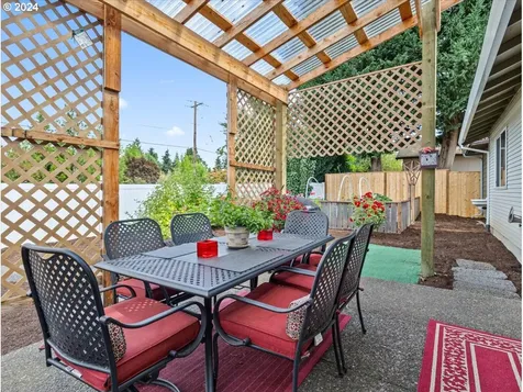 18814 S End Road Oregon City OR 97045