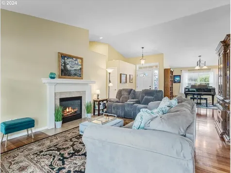 18814 S End Road Oregon City OR 97045