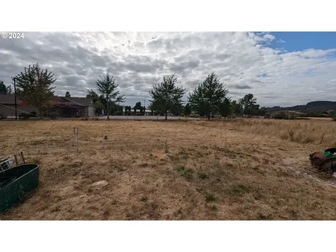 819 W Main Street Sheridan OR 97378