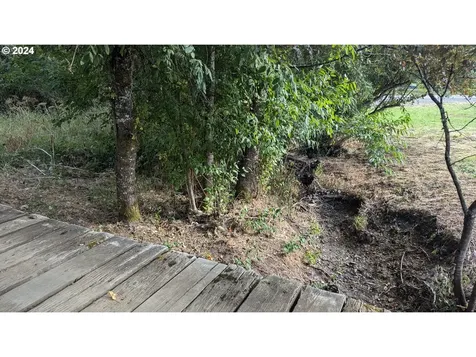 819 W Main Street Sheridan OR 97378