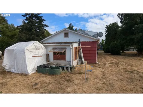 819 W Main Street Sheridan OR 97378