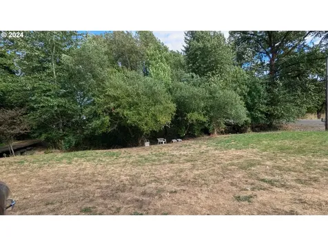 819 W Main Street Sheridan OR 97378