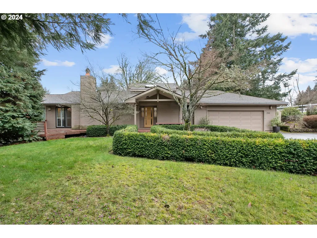 700 SW Schaeffer Road West Linn OR 97068