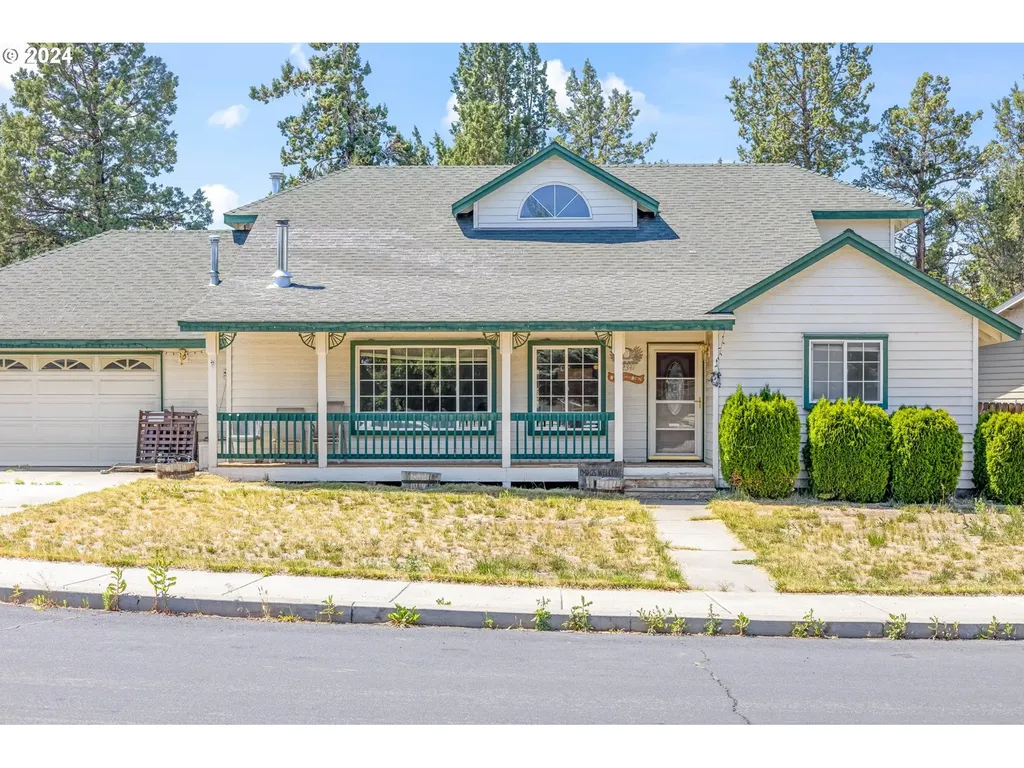 2341 SW Indian Avenue Redmond OR 97756