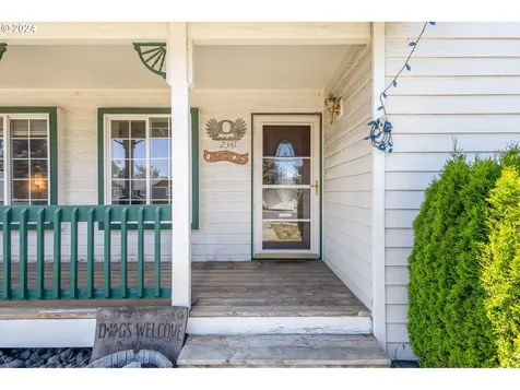 2341 SW Indian Avenue Redmond OR 97756