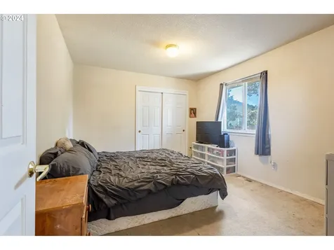 2341 SW Indian Avenue Redmond OR 97756