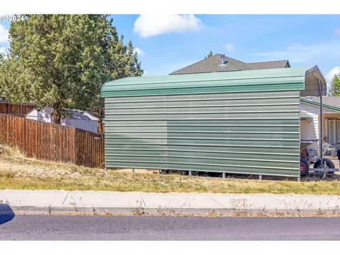 2341 SW Indian Avenue Redmond OR 97756