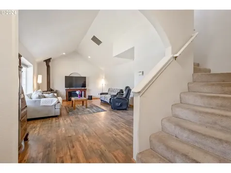 2341 SW Indian Avenue Redmond OR 97756