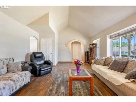 2341 SW Indian Avenue Redmond OR 97756