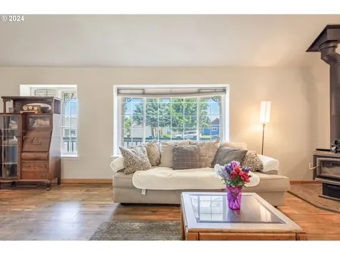 2341 SW Indian Avenue Redmond OR 97756