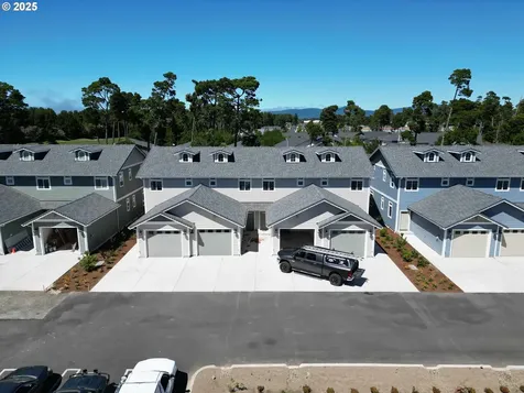 1583 37th Street Florence OR 97439