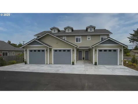 1583 37th Street Florence OR 97439