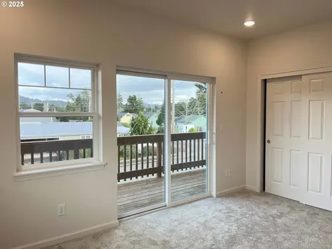 1583 37th Street Florence OR 97439