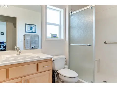 832 Royaldel Lane Springfield OR 97477
