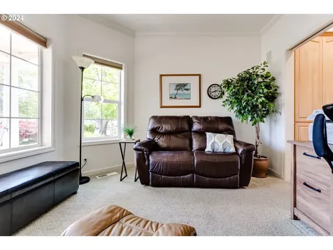 832 Royaldel Lane Springfield OR 97477