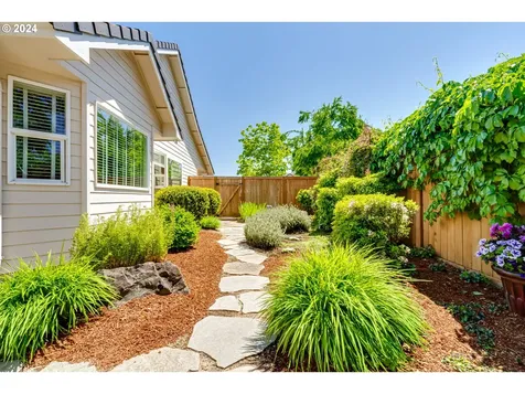 832 Royaldel Lane Springfield OR 97477