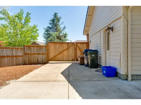 832 Royaldel Lane Springfield OR 97477