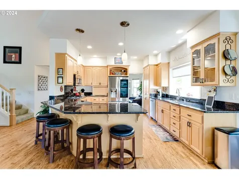832 Royaldel Lane Springfield OR 97477