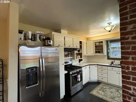 124 NW 2nd Street Goldendale WA 98620