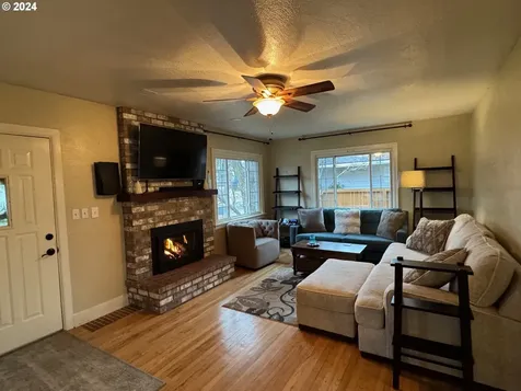 124 NW 2nd Street Goldendale WA 98620