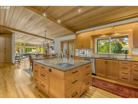 2417 Sw Canby Court Portland OR 97219