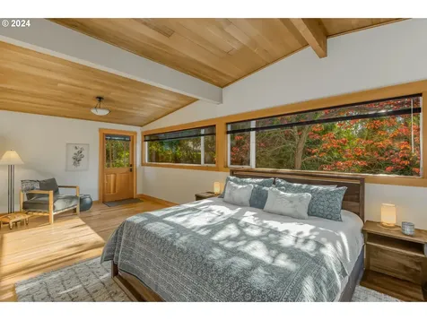 2417 Sw Canby Court Portland OR 97219