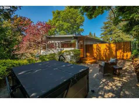 2417 Sw Canby Court Portland OR 97219