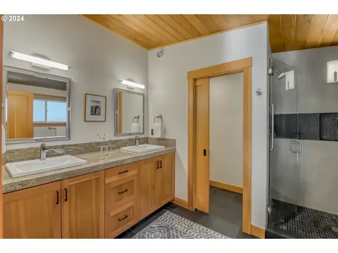 2417 Sw Canby Court Portland OR 97219