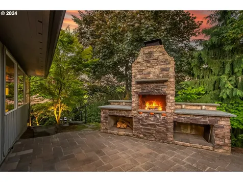 2417 Sw Canby Court Portland OR 97219