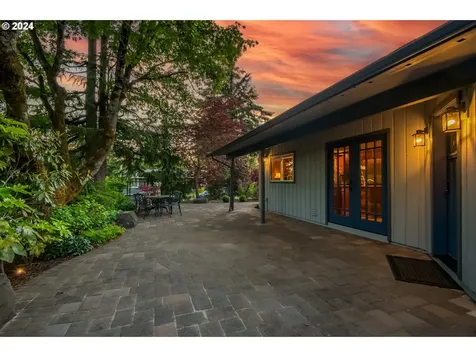 2417 Sw Canby Court Portland OR 97219