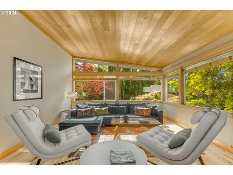 2417 Sw Canby Court Portland OR 97219