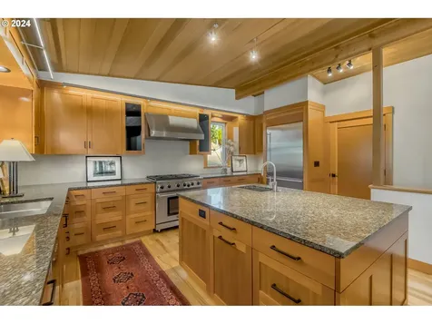 2417 Sw Canby Court Portland OR 97219