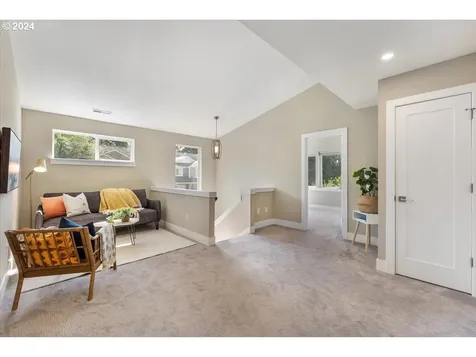 7475 SE Rhone Street Portland OR 97206