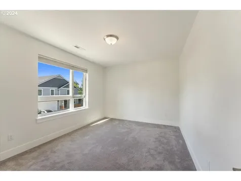 7475 SE Rhone Street Portland OR 97206
