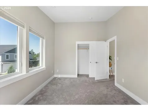 7475 SE Rhone Street Portland OR 97206