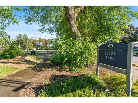 7475 SE Rhone Street Portland OR 97206