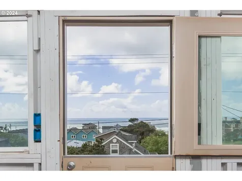 1040 Nw Hurbert Street Newport OR 97365