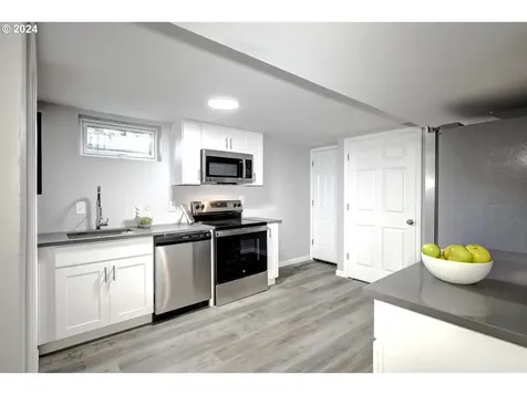 1108 Se 139th Avenue Portland OR 97233