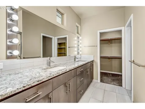 6087 Carman Drive Lake Oswego OR 97035